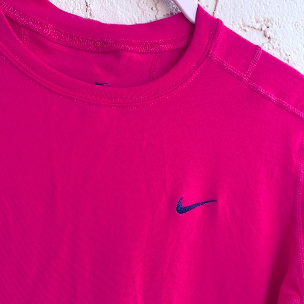 Nike T-Shirt - Picture 2 of 4
